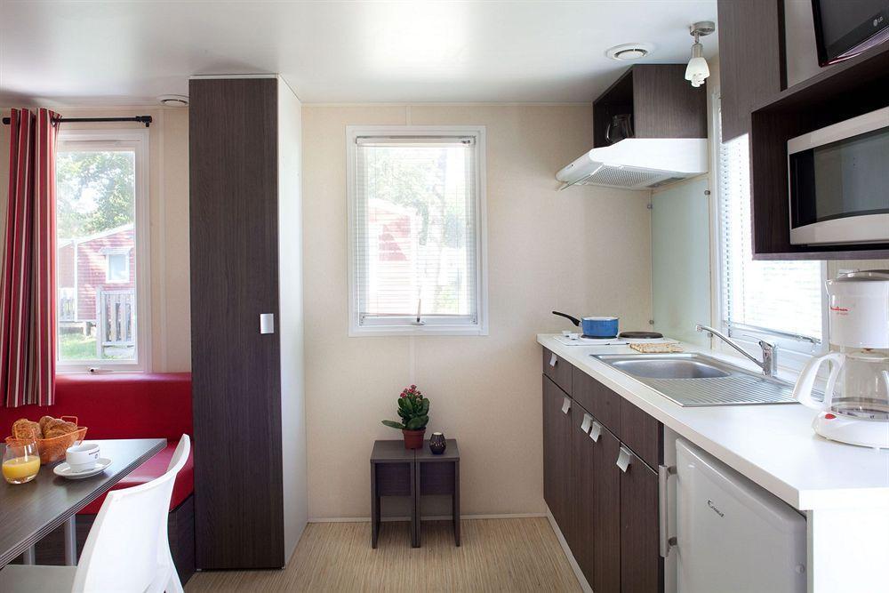 Le Village Du Lac Caravan Park Bruges Exterior photo