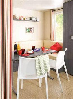 Le Village Du Lac Caravan Park Bruges Exterior photo