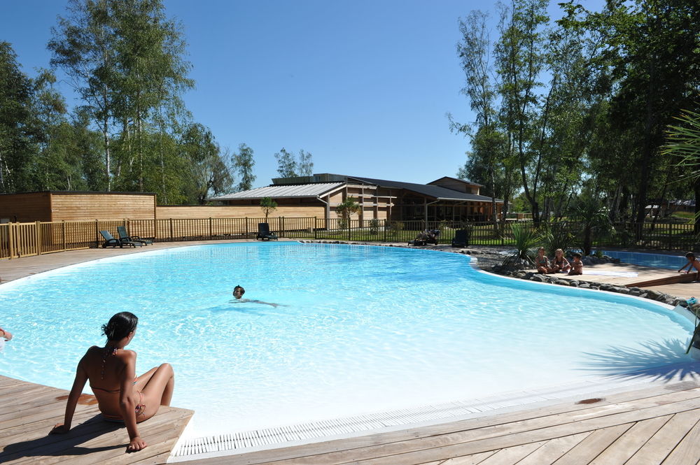Le Village Du Lac Caravan Park Bruges Exterior photo