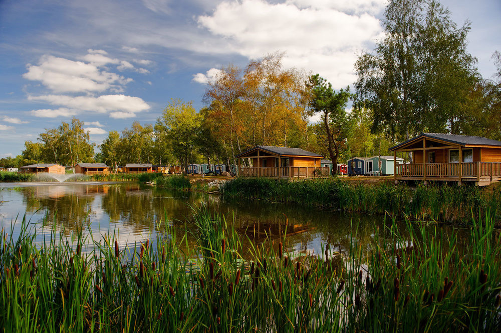 Le Village Du Lac Caravan Park Bruges Exterior photo